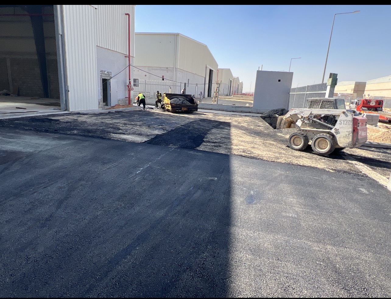 أعمال الرصف الأسفلتي الذكي