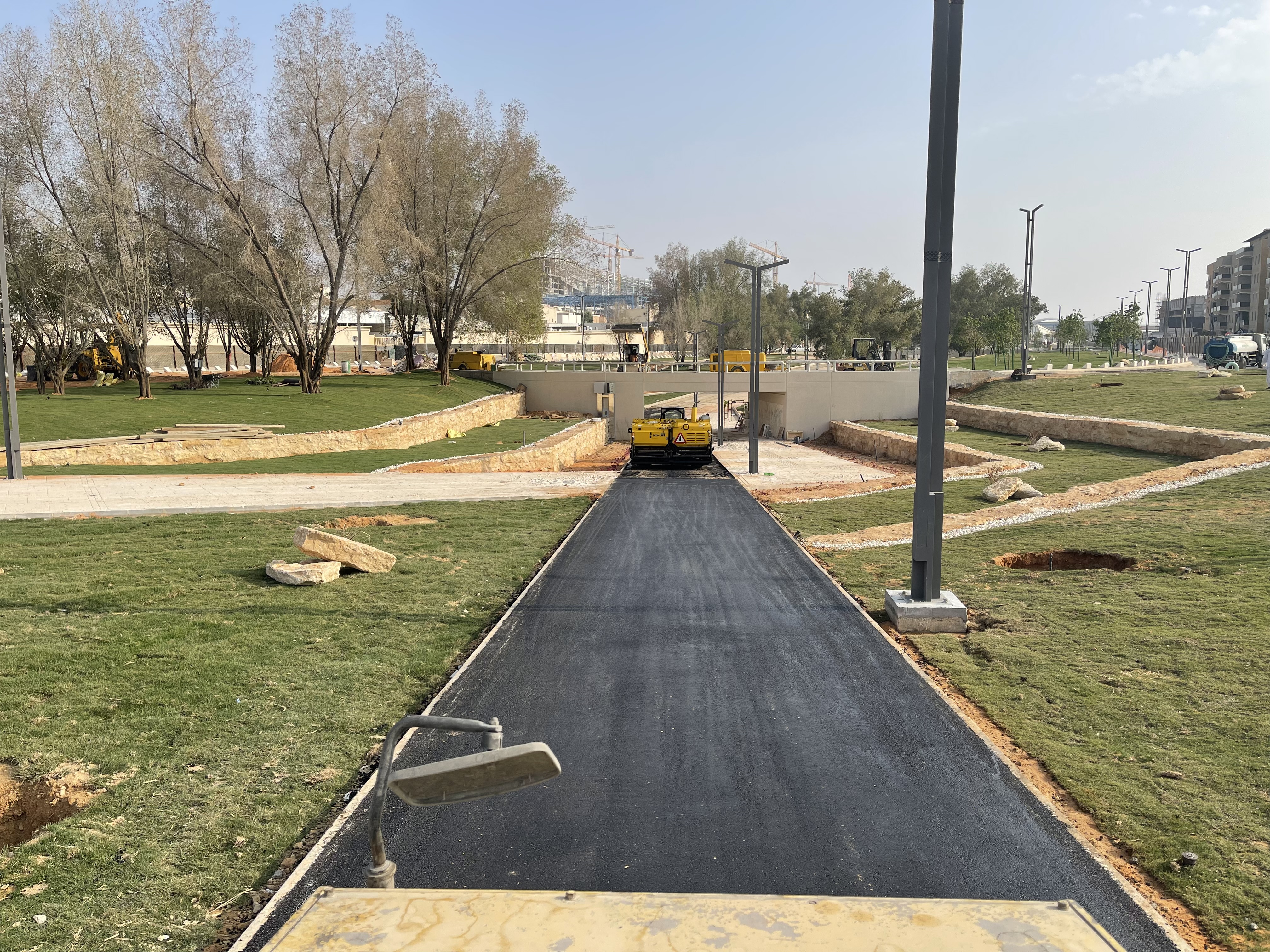 مشروع رصف مواقف سيارات