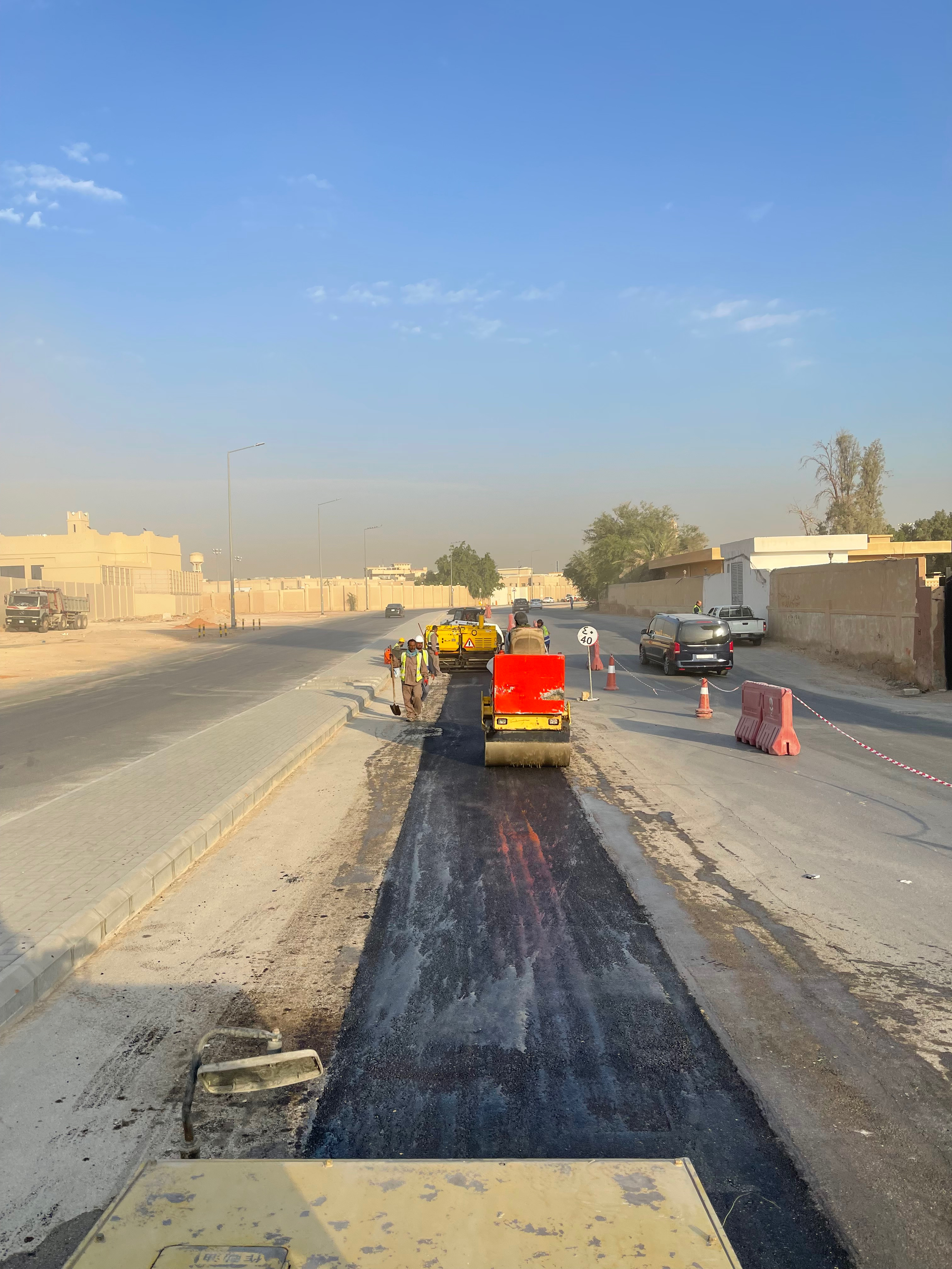 مشروع صيانة طريق - معدات الدمك