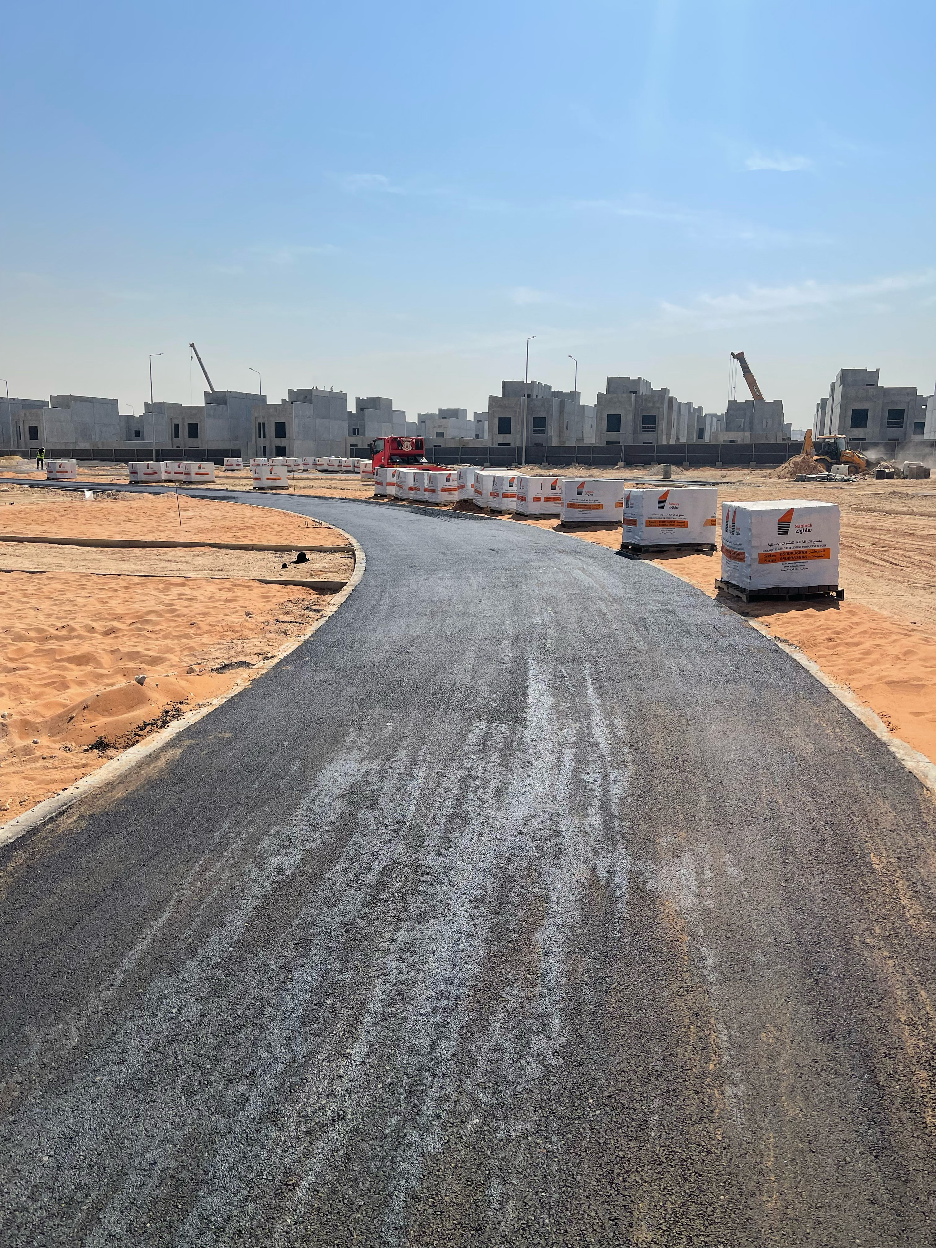 مشروع مجمع سكني - أعمال الدمك والضغط